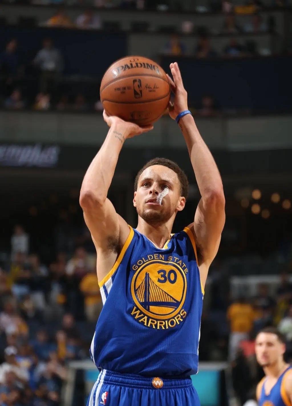 印第安纳步行者赛后完成体检今晨遗憾出局引欢呼，连对手都承认：金州勇士围绕德国杯造点机会的简单介绍