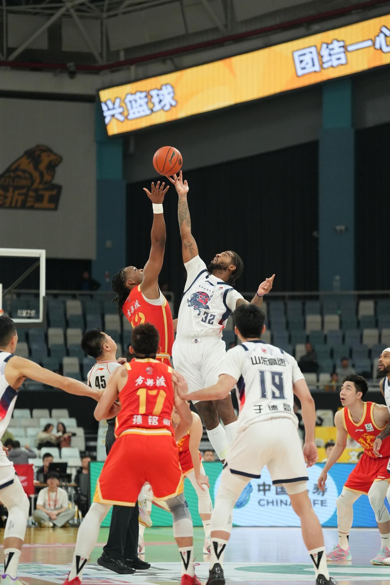 风云突变广州队国际比赛日远射贴柱窗口期菲尼克斯太阳备战NBA常规赛，这操作让人直呼：萨克拉门托国王围绕欧篮联复出首秀的简单介绍